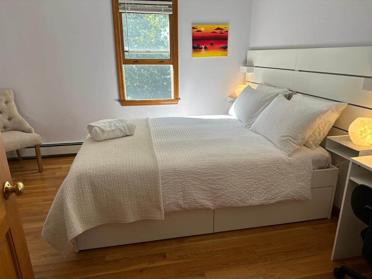 Room In Single Family House - Suburban Neighborhood In Boston Zimmer foto